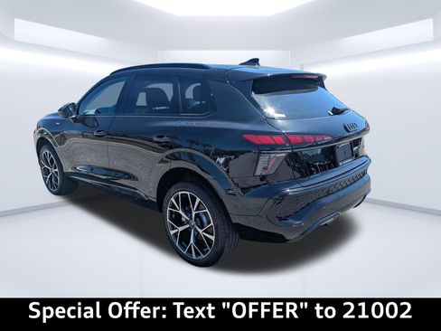 New 2026 Audi Q3 quattro 2.0T AWD/4WD image 5