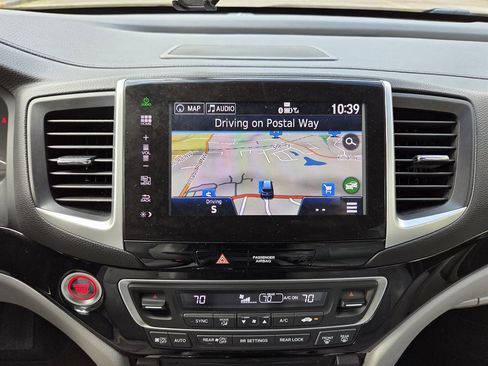 Used 2016 Honda Pilot Touring image 21