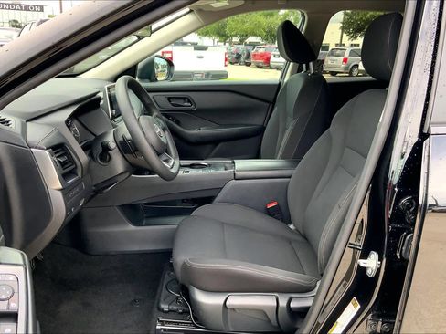 Used 2024 Nissan Rogue S FWD image 8