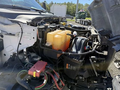 Used 2016 Ford F650 2WD Regular Cab Super Duty image 34