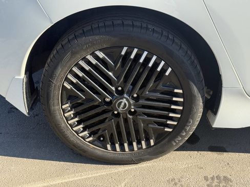 Used 2024 Nissan Leaf SV Plus image 34