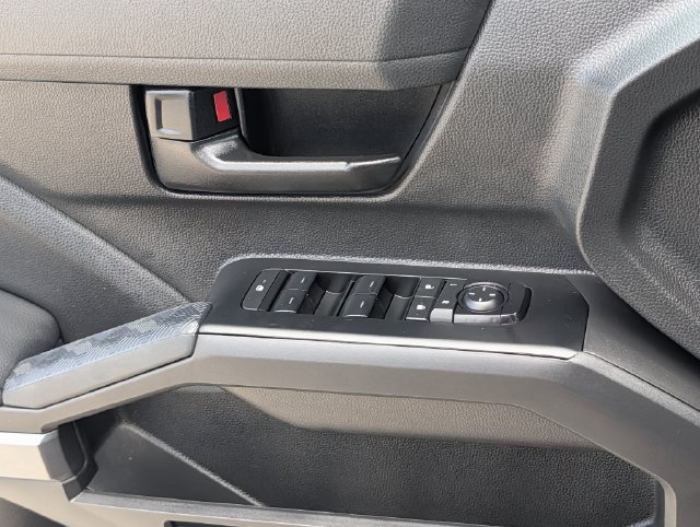 Used 2025 Toyota Tacoma SR5 AWD/4WD image 24