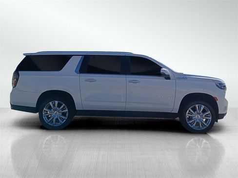 Used 2022 Chevrolet Suburban High Country w/ Premium Package image 4