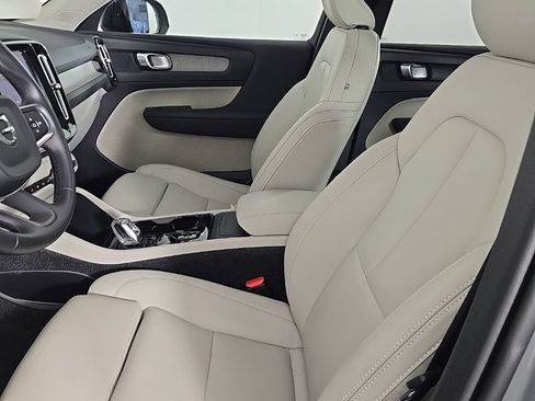 Certified 2026 Volvo XC40 B5 Plus AWD/4WD image 21