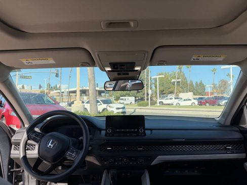 Used 2023 Honda Accord EX image 17