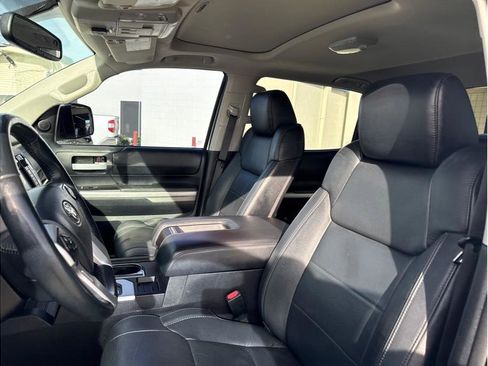 Used 2015 Toyota Tundra Limited w/ Limited Premium Package image 13