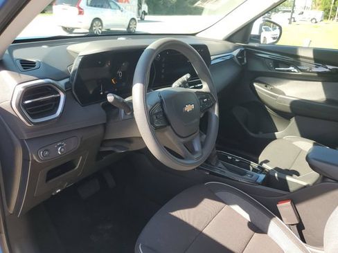 Used 2024 Chevrolet TrailBlazer LT w/ Driver Confidence Package FWD image 13
