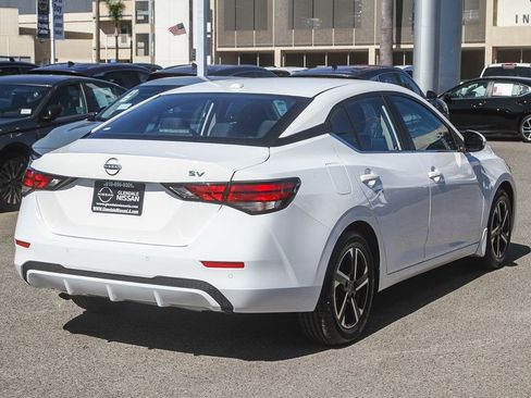 Used 2024 Nissan Sentra SV FWD image 8