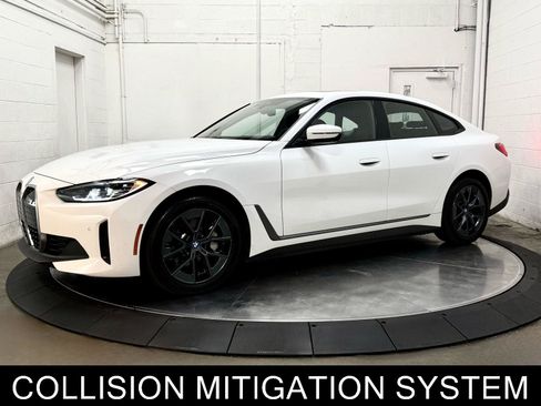 Used 2023 BMW i4 eDrive35 RWD image 4