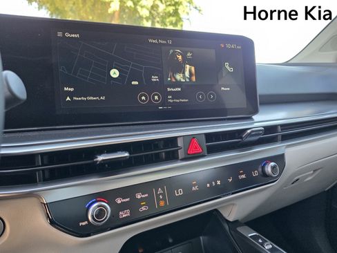 New 2025 Kia Sorento S image 12