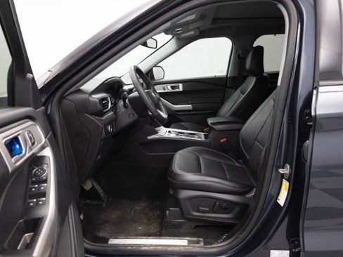Used 2023 Ford Explorer Limited w/ Equipment Group 301A image 23
