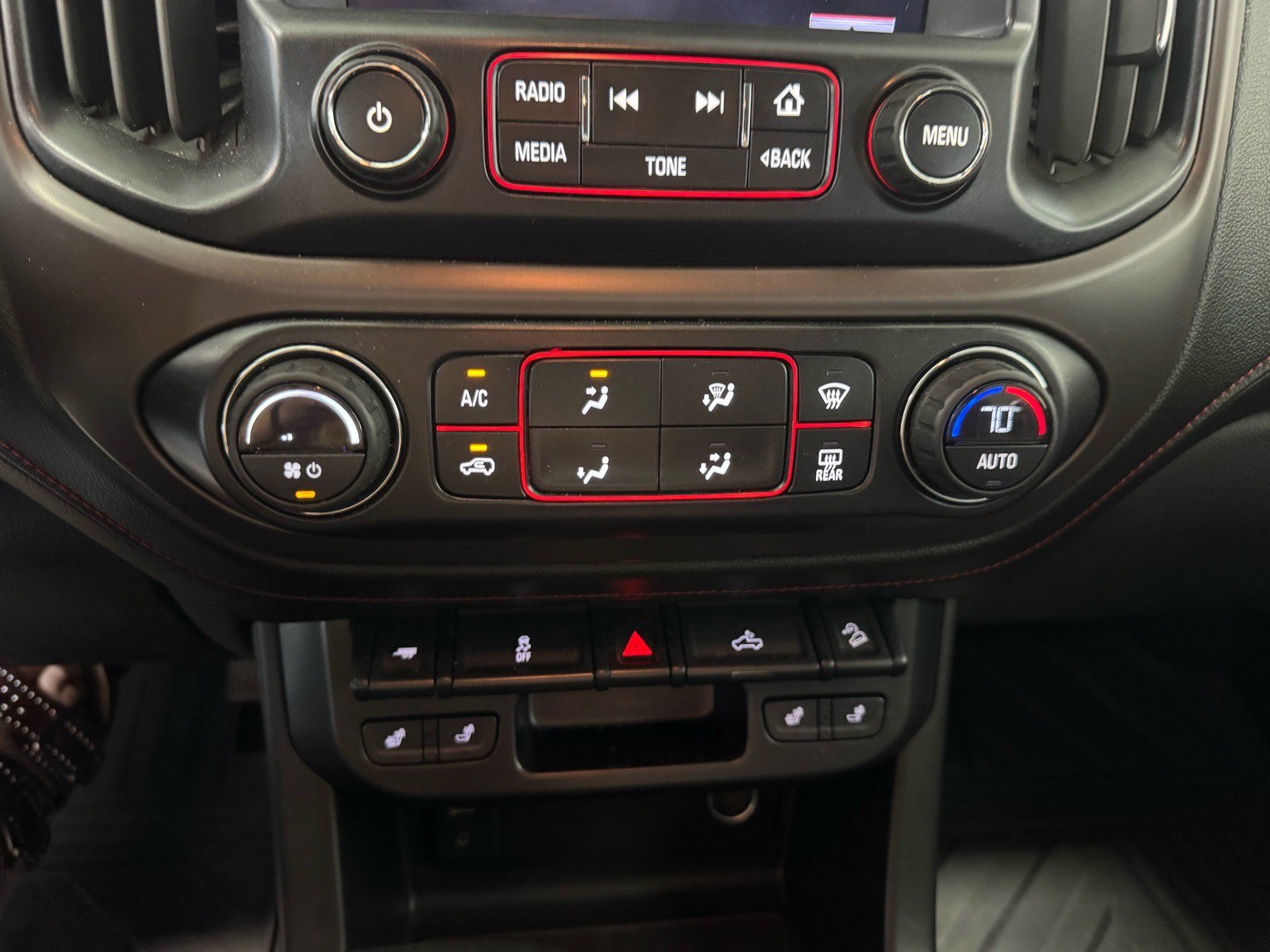 Used 2015 GMC Canyon SLE w/ All-Terrain Package AWD/4WD image 25