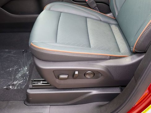 New 2026 GMC Yukon XL AT4 w/ AT4 Premium Plus Package AWD/4WD image 11
