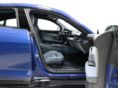 Used 2024 Audi e-tron GT Premium Plus w/ Performance Package image 70