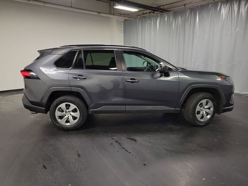 Used 2020 Toyota RAV4 LE image 9