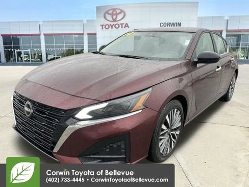 Used 2024 Nissan Altima 2.5 SV image 7