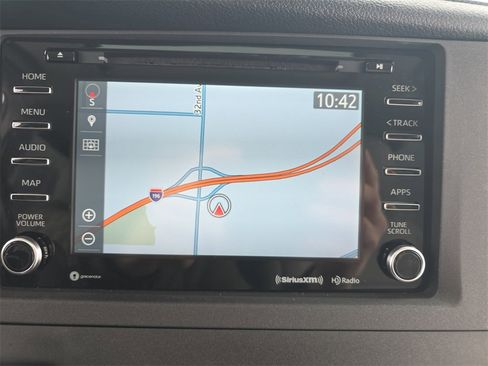 Used 2018 Toyota Sienna L image 24