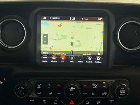Used 2020 Jeep Wrangler Unlimited Sahara AWD/4WD image 30