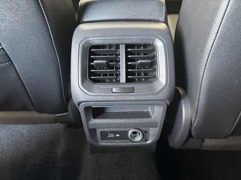 Used 2020 Volkswagen Tiguan SE FWD image 20
