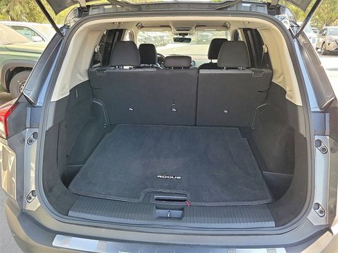 Used 2023 Nissan Rogue SV image 22