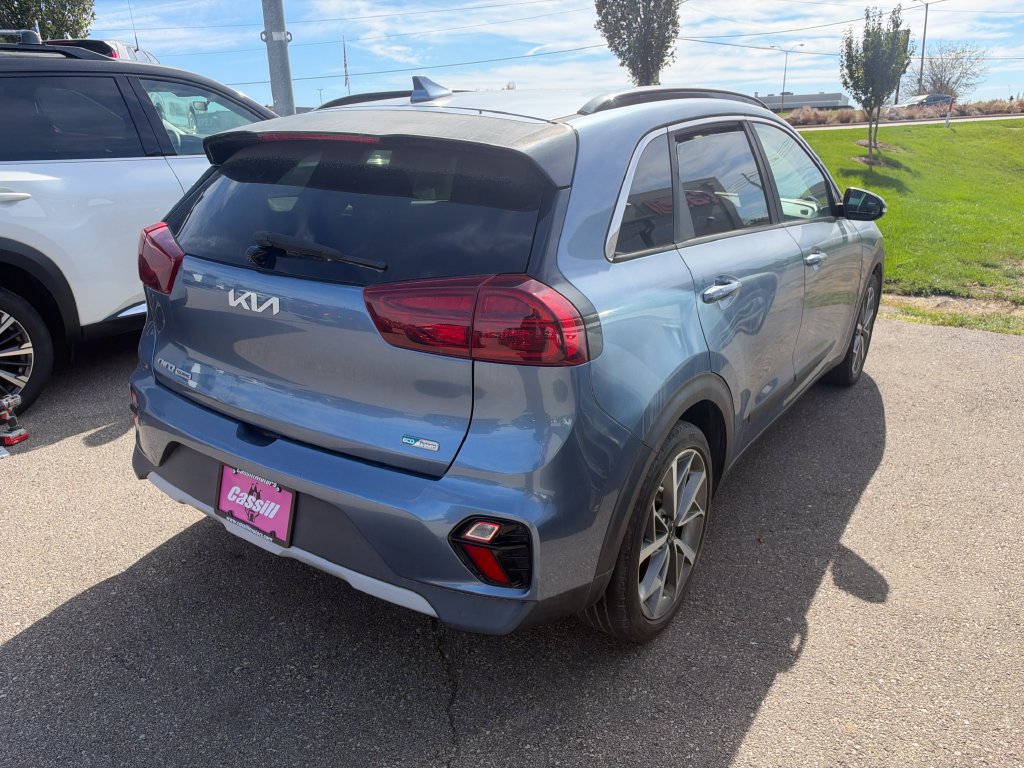 Used 2022 Kia Niro Touring Special Edition FWD image 2