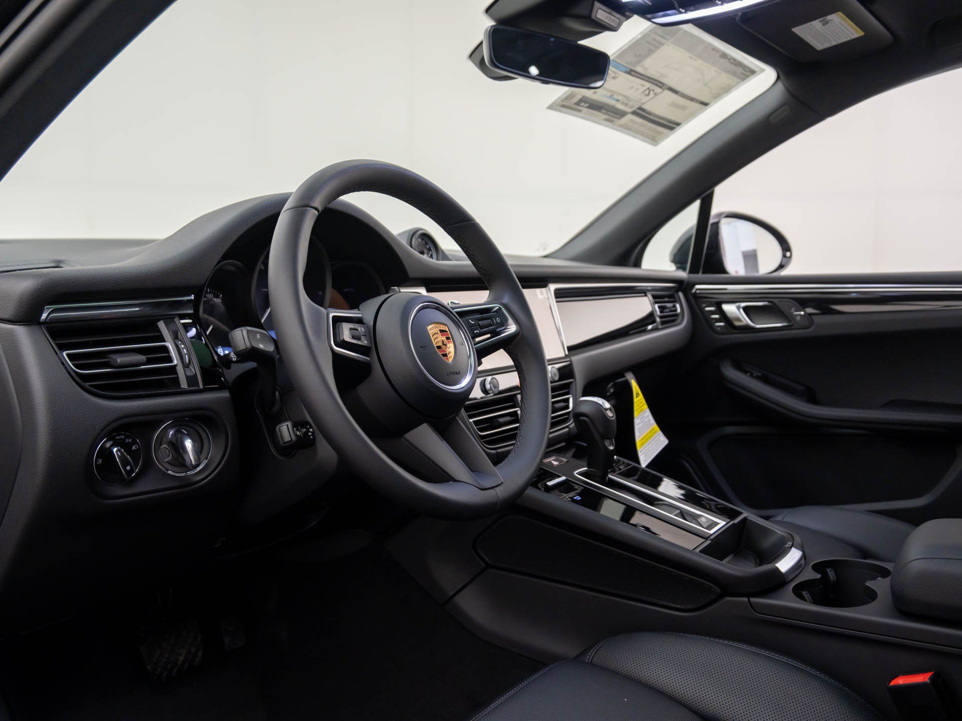 Used 2026 Porsche Macan AWD/4WD image 4