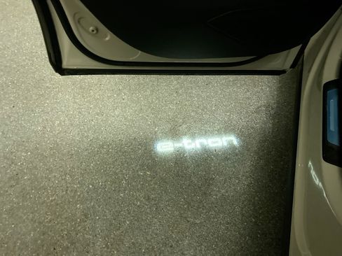 Certified 2021 Audi e-tron Premium w/ Convenience Plus Package image 11