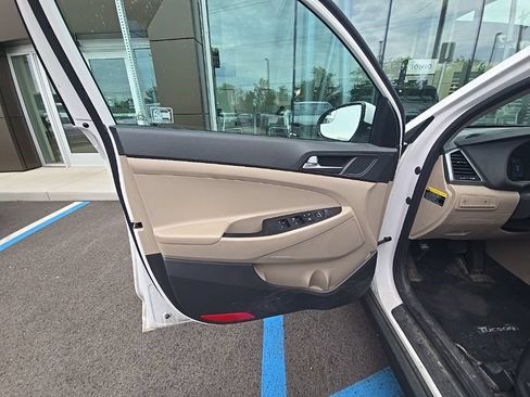 Used 2016 Hyundai Tucson SE w/ Option Group 02 AWD/4WD image 8