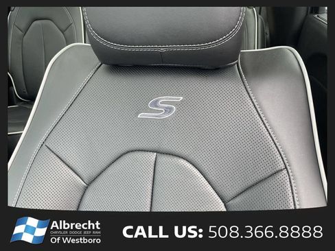 New 2026 Chrysler Pacifica Limited w/ S Appearance Package AWD/4WD image 26