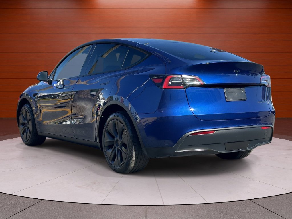 Used 2023 Tesla Model Y AWD image 2