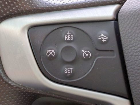 Used 2022 GMC Acadia SLE image 22