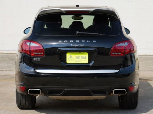 Used 2014 Porsche Cayenne Platinum Edition AWD/4WD image 46