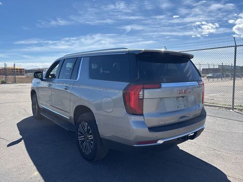 Used 2025 GMC Yukon XL Elevation image 6