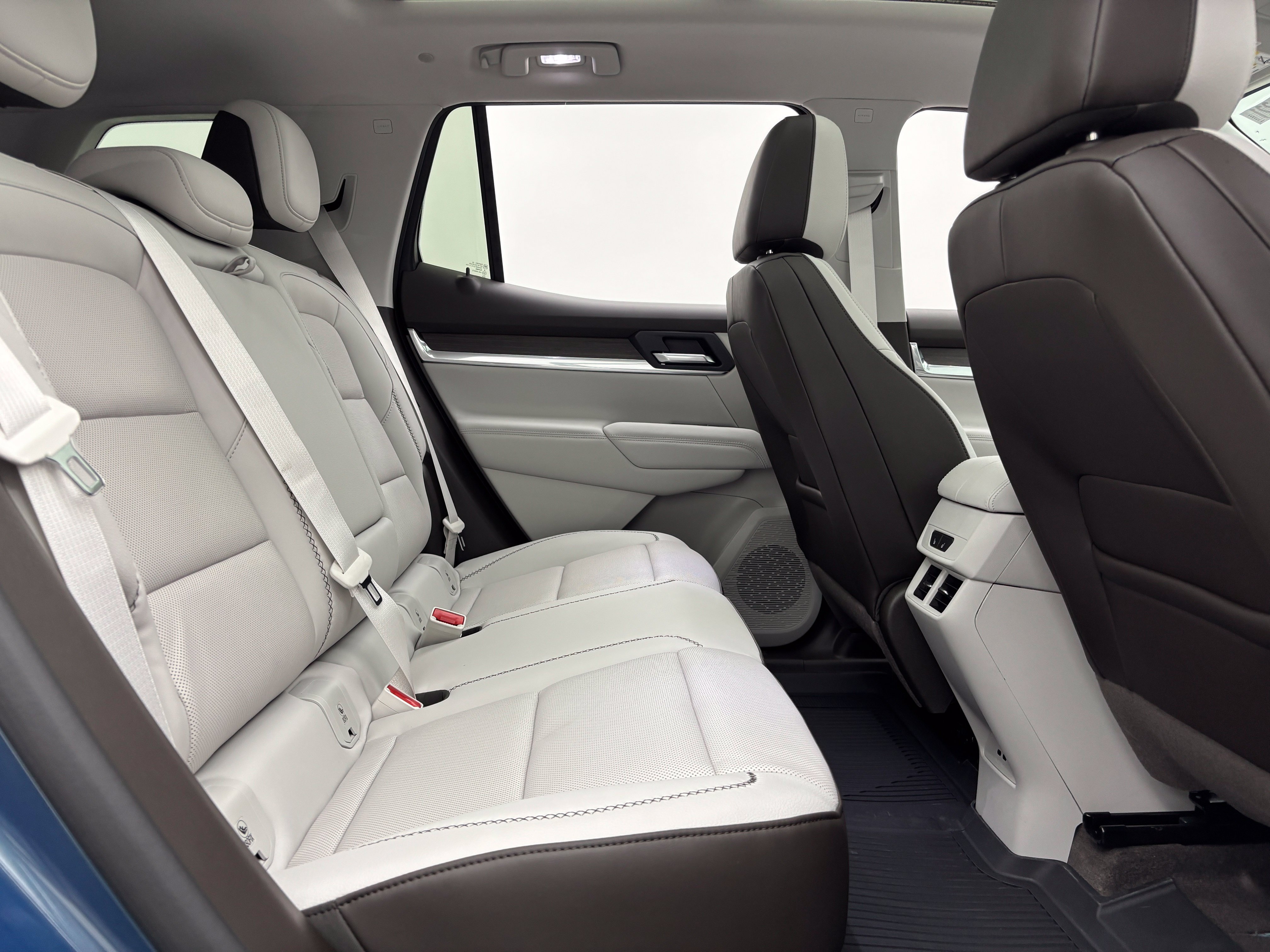 New 2027 GMC Terrain Denali w/ LPO, Floor Liner Package AWD/4WD image 39