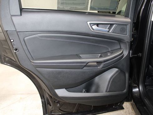 Used 2024 Ford Edge Titanium image 22