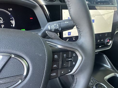 Used 2024 Lexus RZ 450e Premium image 32