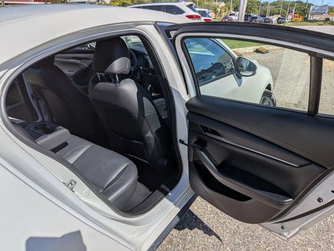 Used 2023 MAZDA MAZDA3 s FWD image 29