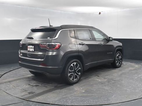 Used 2022 Jeep Compass Limited image 9
