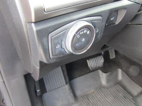 Used 2020 Ford Fusion SE AWD/4WD image 19