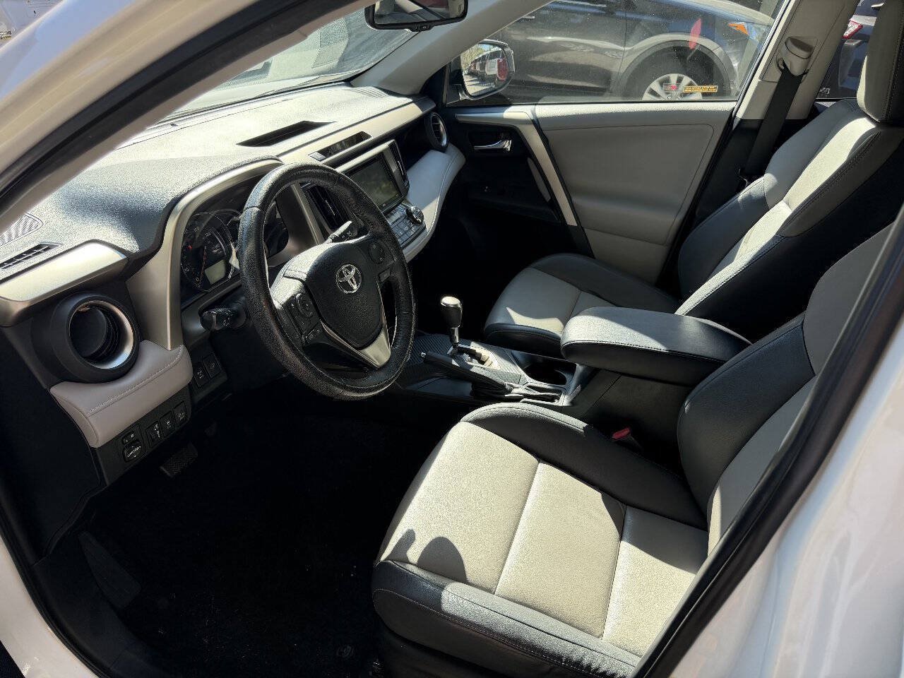 Used 2013 Toyota RAV4 Limited AWD/4WD image 4