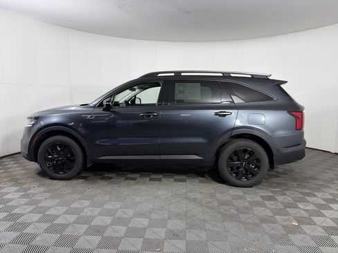 Certified 2022 Kia Sorento S w/ Panoramic Sunroof Package image 4