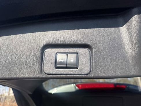 Used 2023 Nissan Rogue SV w/ SV Premium Package image 7