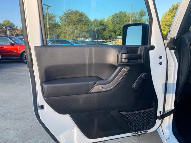 Used 2018 Jeep Wrangler Unlimited Sport w/ Connectivity Group AWD/4WD image 21