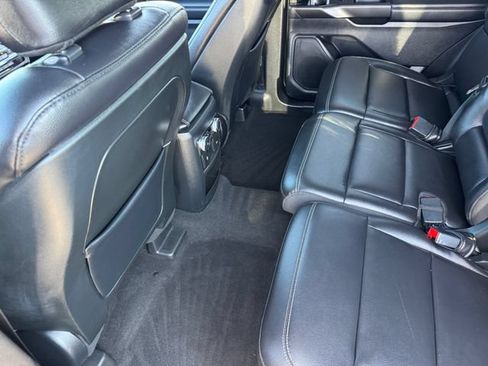 Used 2020 Ford Explorer XLT w/ Equipment Group 202A AWD/4WD image 17