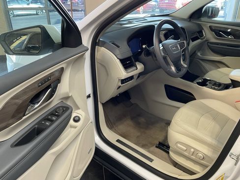 Used 2022 GMC Terrain Denali w/ Denali Premium Package image 9
