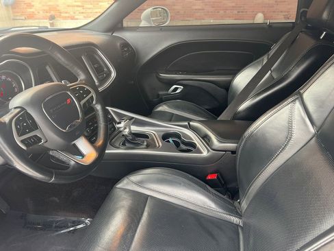 Used 2017 Dodge Challenger GT w/ Driver Convenience Group image 10