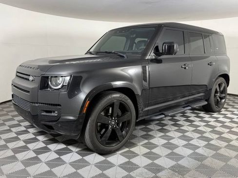 Used 2023 Land Rover Defender 110 V8 AWD/4WD image 2