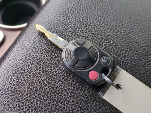 Used 2010 Ford Expedition Eddie Bauer image 39