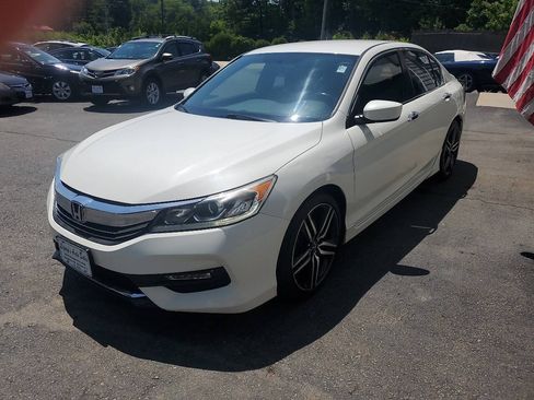Used 2017 Honda Accord Sport Special Edition image 4