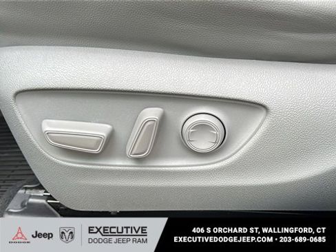 Used 2022 Toyota Highlander XLE image 10